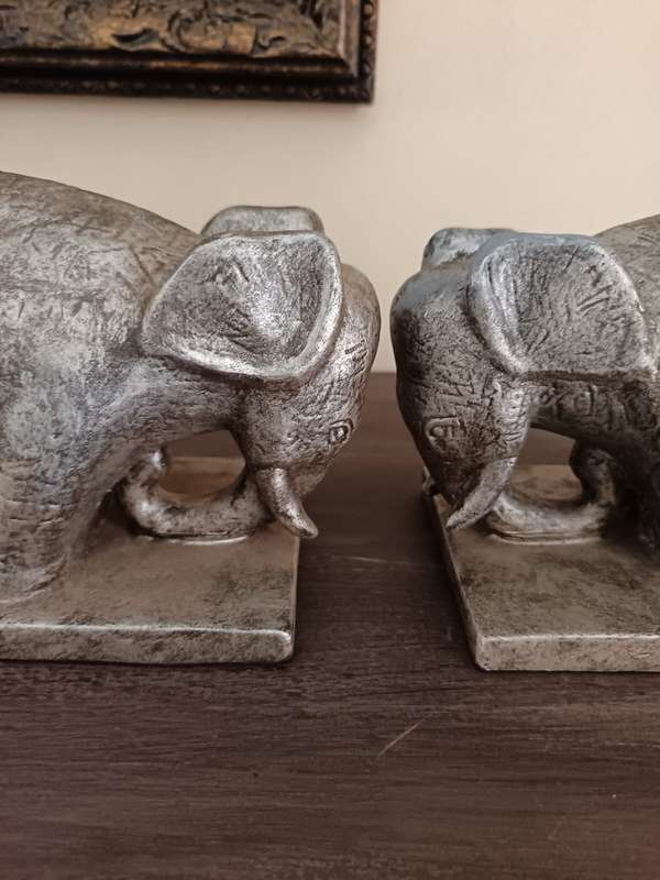 BOOK ENDS