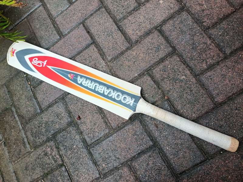 Kookaburra cricket bat