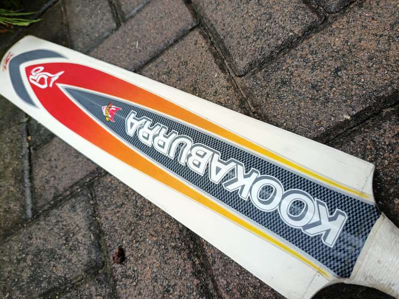 Kookaburra cricket bat