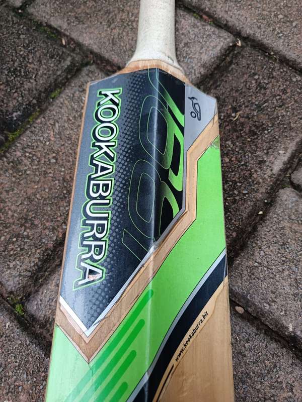 kookaburra cricket bat
