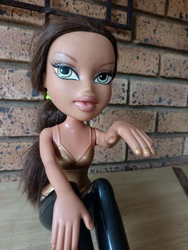 Large bratz funky fashion Makeover Yasmin doll