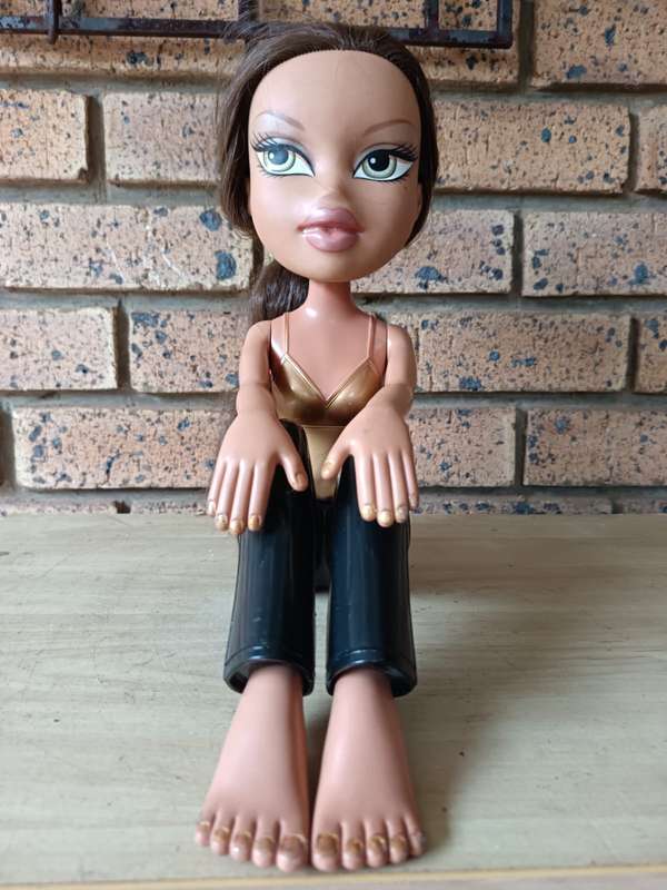 Large bratz funky fashion Makeover Yasmin doll