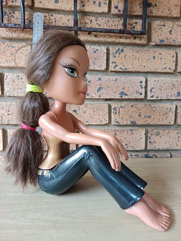 Large bratz funky fashion Makeover Yasmin doll