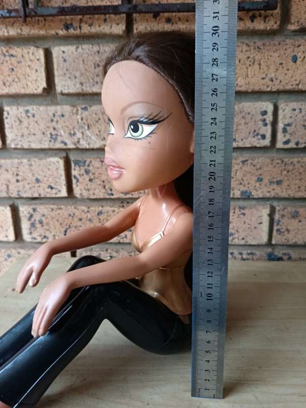 Large bratz funky fashion Makeover Yasmin doll