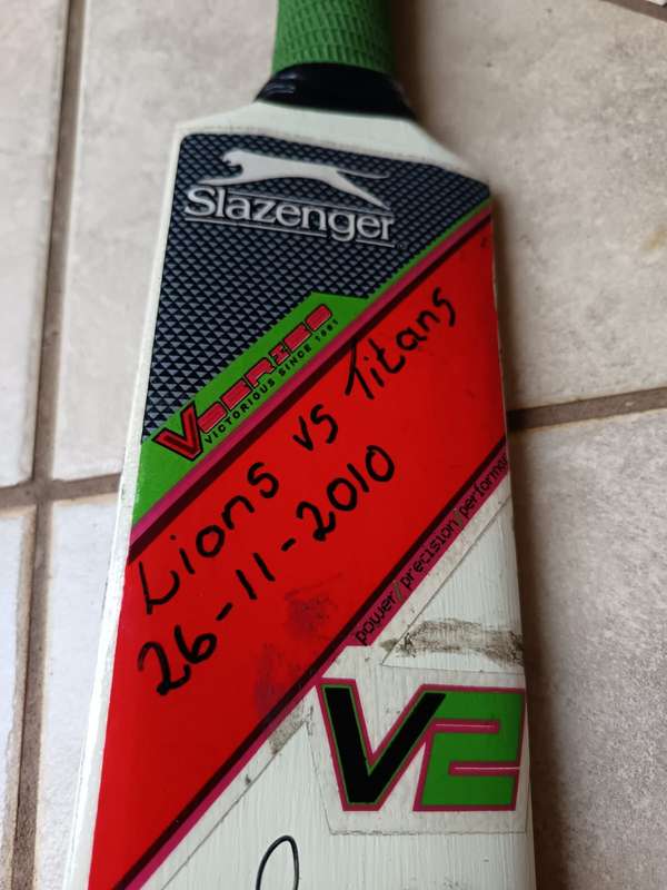 cricket bat