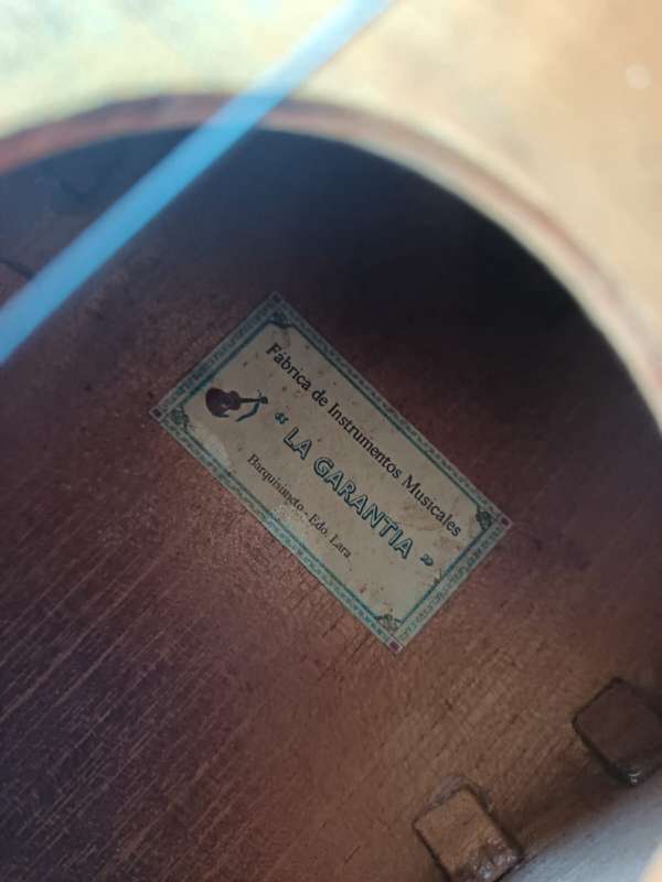 Tradional  Cuatro guitar