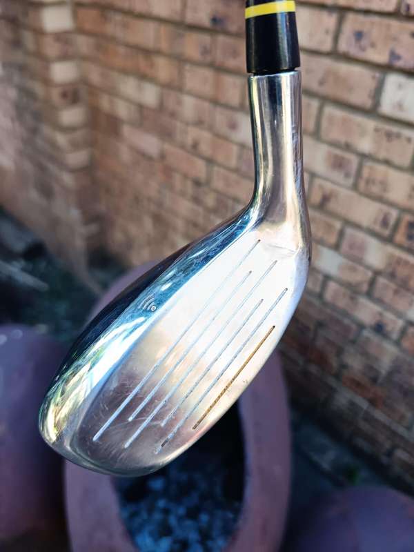 hybrid  golf club