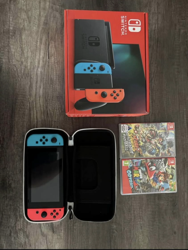 Nintendo Switch V2 + 2 Games