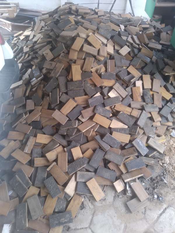 1000s of wooden tiles
