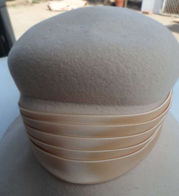Vintage (church) hat. Ca late 60's, early 70's.