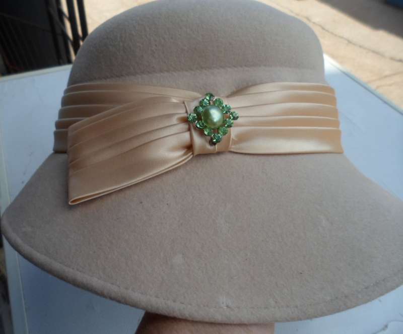 Vintage (church) hat. Ca late 60's, early 70's.