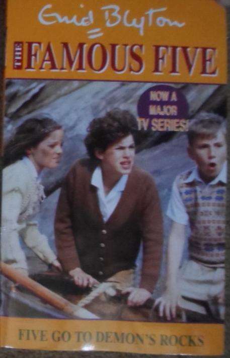 Five go to Demon's Rocks - Enid Blyton. Famous Five.