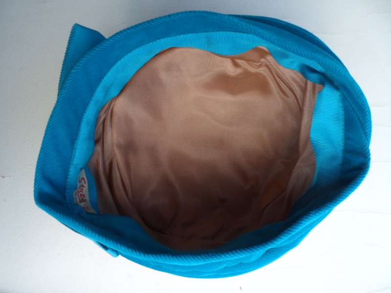 Vintage (church) hat. Ca late 60's, early 70's. Stresci.