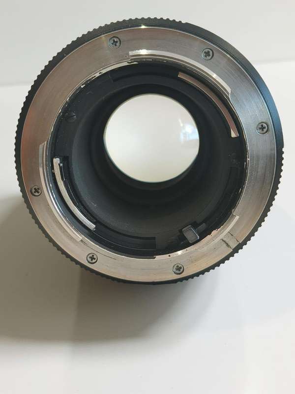 Leitz Elmarit-R 180mm f/2.8  Leica R-Mount Telephoto Lens