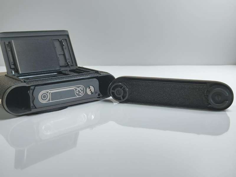 Leica MD-2 35mm Film Camera Body  Classic 1972 All-Mechanical Collector's Body