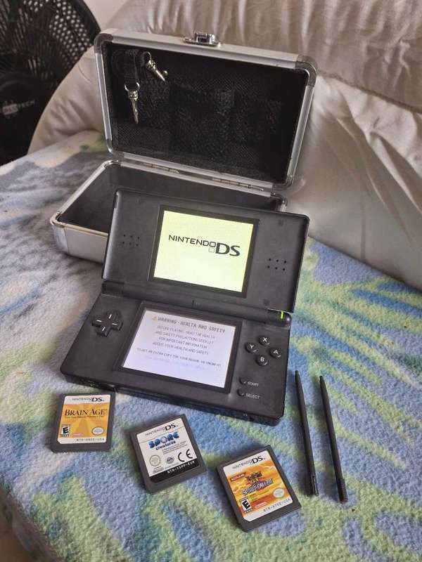 Nintendo DS Lite