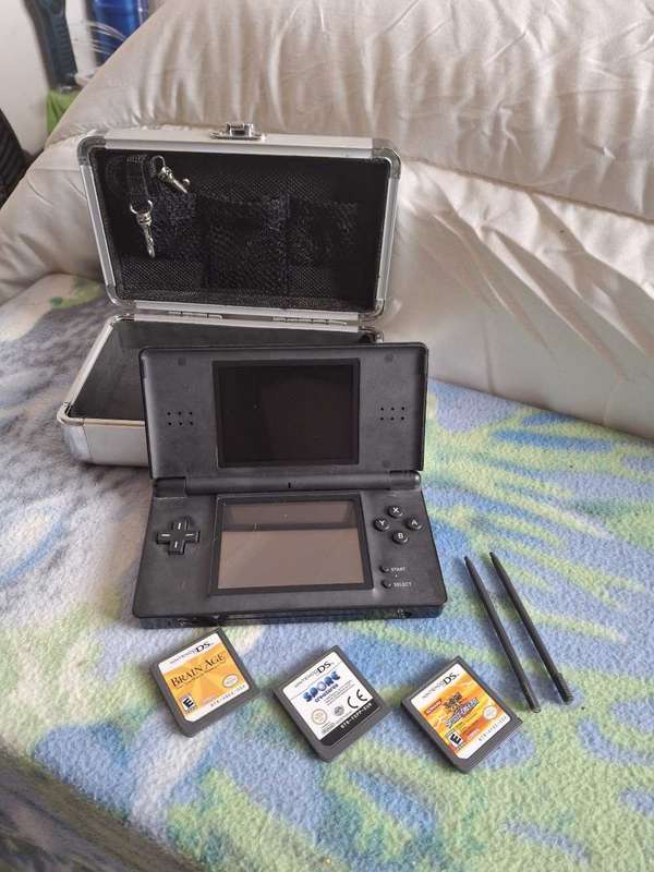Nintendo DS Lite