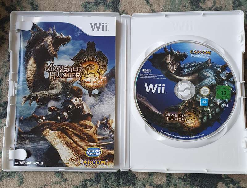 Capcom Monster Hunter 3 Tri Classic Controller Pro Pack Nintendo Wii PAL Complete