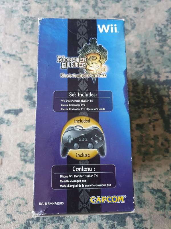 Capcom Monster Hunter 3 Tri Classic Controller Pro Pack Nintendo Wii PAL Complete