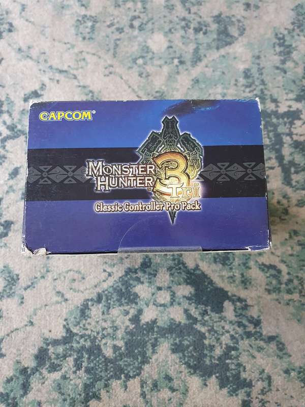 Capcom Monster Hunter 3 Tri Classic Controller Pro Pack Nintendo Wii PAL Complete