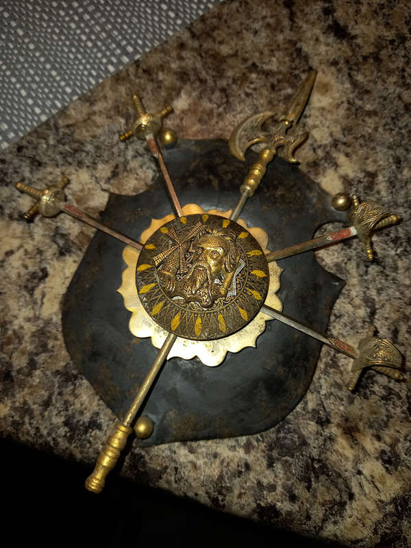 Toledo Mini Shield and swords