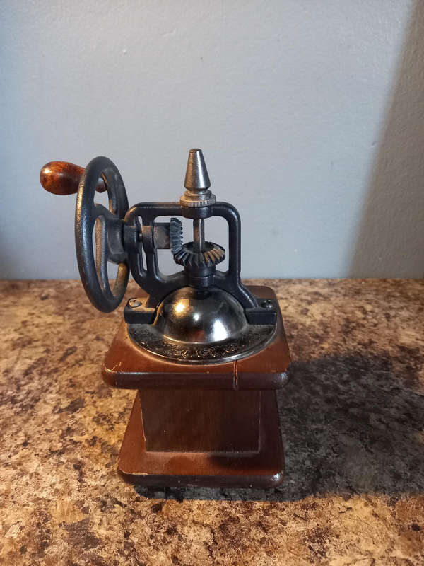 Vintage style coffee grinder
