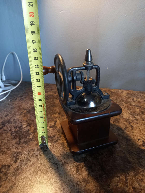 Vintage style coffee grinder