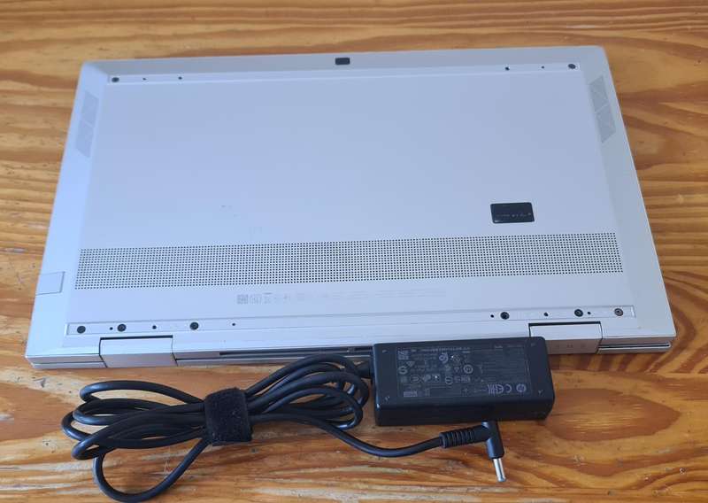 Hp Envy X360 Laptop | i7-1065g7 | 12GB Memory | 256GB SSD | 15.6 FHD Display | Screen Touch Broken