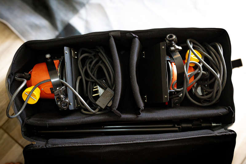 800W Red Head dual tungsten lighting kit with dimmers and pro bag - BRAND NEW!