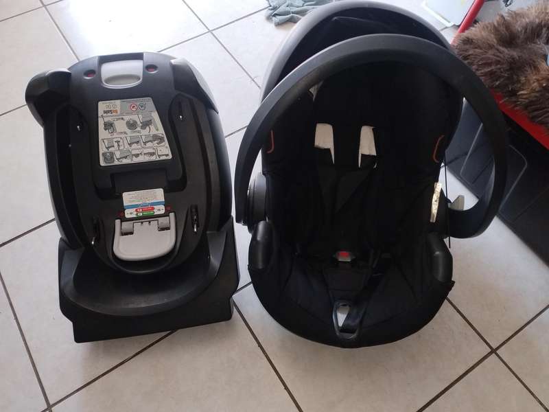 stoke baby car seat with isofix for sale