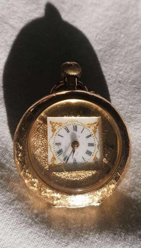 Beautiful Collectible Antique Solid Gold Pocket Watch