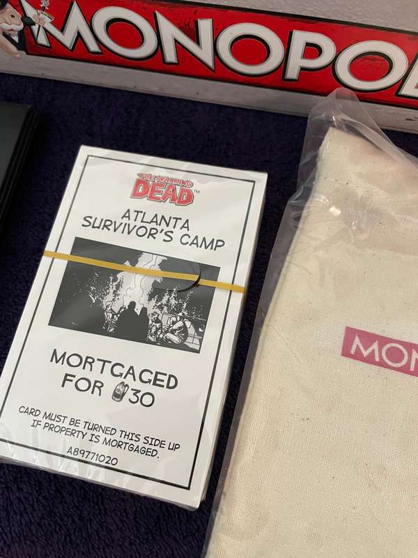 The Walking Dead Survival Edition - Monopoly Board Game