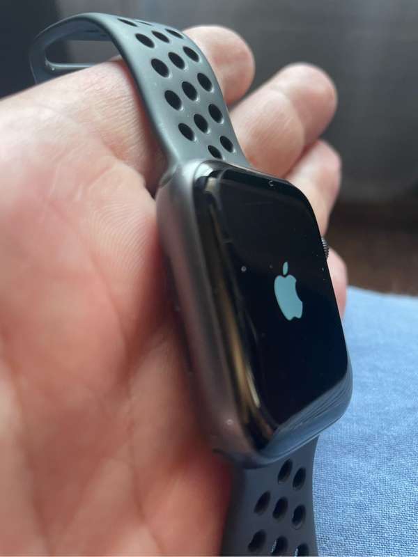 APPLE WATCH 4 NIKE EDITION +