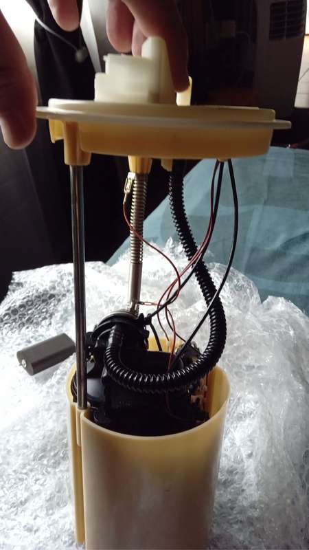Opel Adam 1L turbo fuel pump