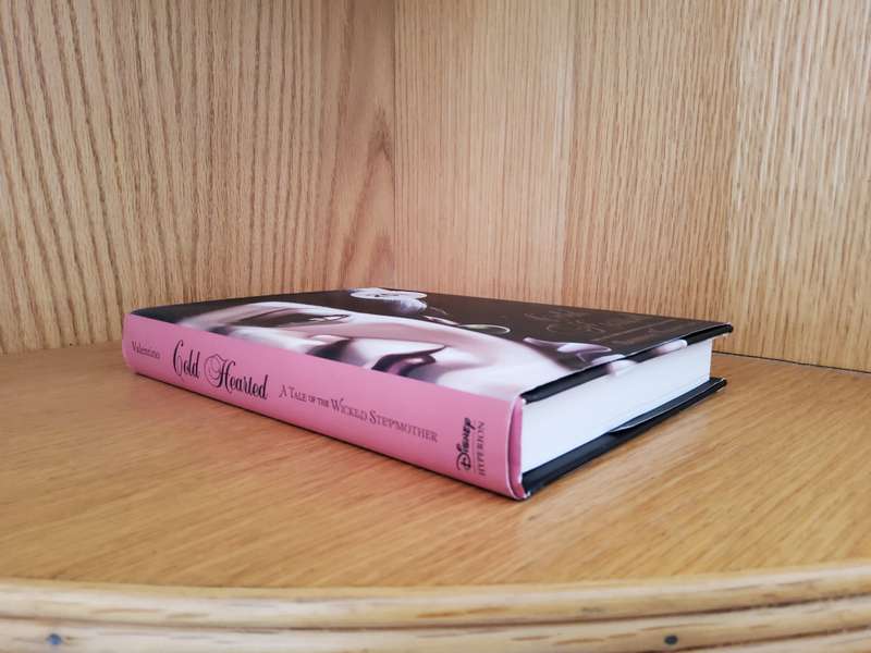 Disney Villains Cold Hearted: A Tale of the Wicked Stepmother by Serena Valentino (Hardcover)