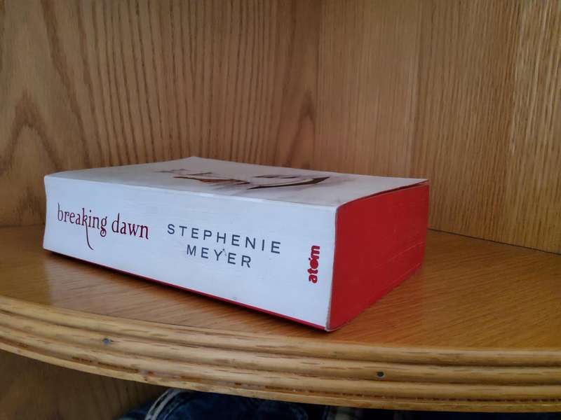 Twilight Breaking Dawn White Edition by Stephenie Meyer
