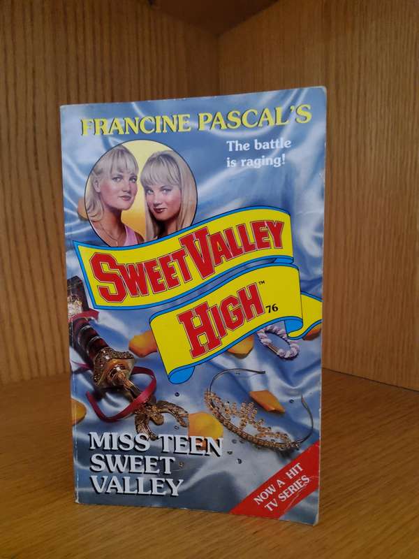 Sweet Valley High by Francine Pascal