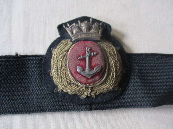 VINTAGE BRITISH MERCHANT NAVY CAP BADGE