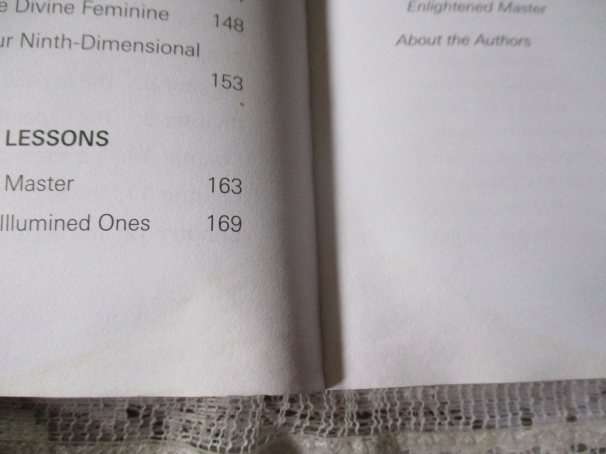 THE ARCHANGEL GUIDE TO ENLIGHTMENT AND MASTERY - LIVING IN THE FIFTH DIMENSION - DIANA COOPER AND TI