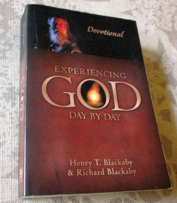 DEVOTIONAL - EXPERIENCING GOD DAY BY DAY - HENRY T BLACKABY