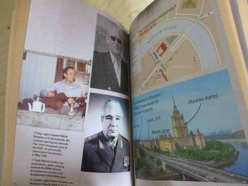 THE SPY AND THE TRAITOR - THE GREATEST ESPIONAGE STORY OF THE COLD WAR - BAN MACINTYRE