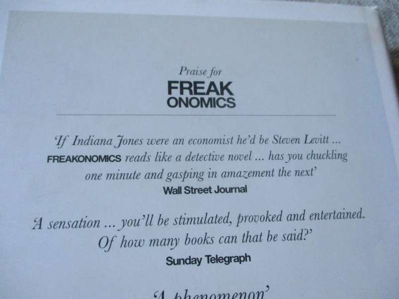 SUPER FREAKONOMICS - STEVEN D LEVITT & STEPHEN J DUBNER ( HARDCOVER )