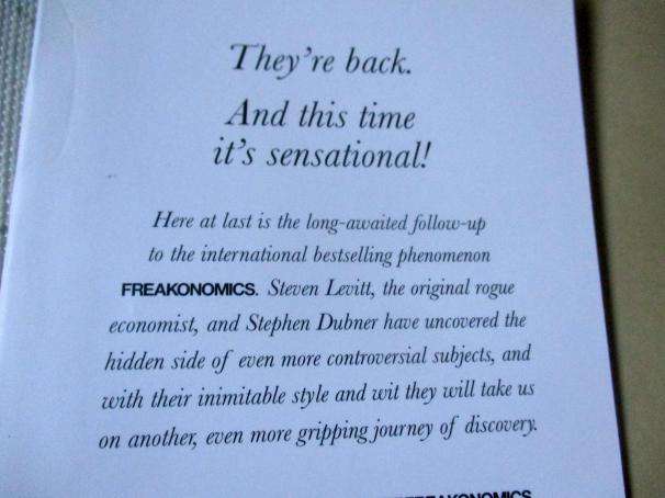 SUPER FREAKONOMICS - STEVEN D LEVITT & STEPHEN J DUBNER ( HARDCOVER )