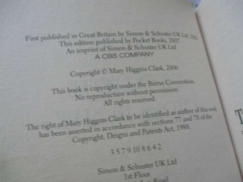 TWO LITTLE GIRLS IN BLUE  - MARY HIGGINS CLARK