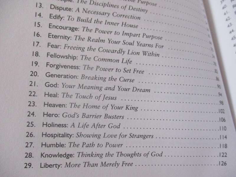 WORDS TO LIVE BY - REFLECTIONS &  INSIGHTS ON THE MOST LIFE-CHANGING & THOUGHT-PROVOKING WORDS IN TH