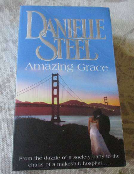AMAZING GRACE - DANIELLE STEEL