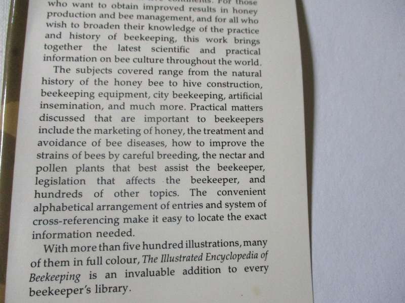 THE ILLUSTRATED ENCYCLOPEDIA OF BEEKEEPING - ROGER MORSE AND TED HOOPER