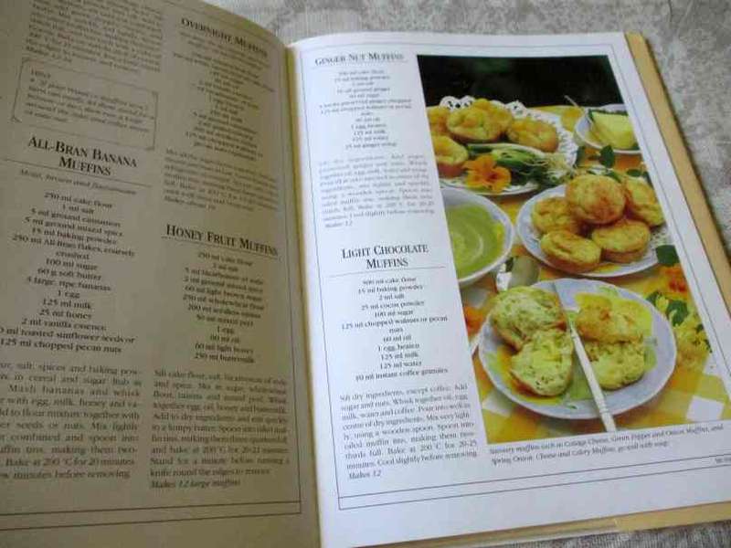 THE BEST OF BISCUITS & BREADS - LYNN BEDFORD HALL