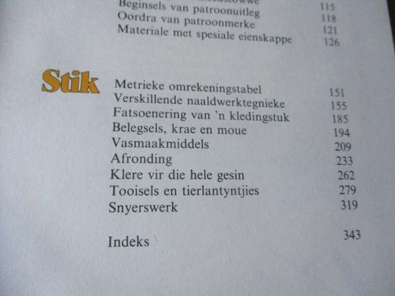 DIE BUTTERICK NAALDWERK BOEK - GEREED, KNIP, STIK