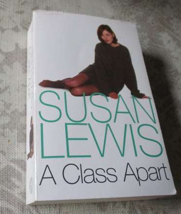 A CLASS APART - SUSAN LEWIS